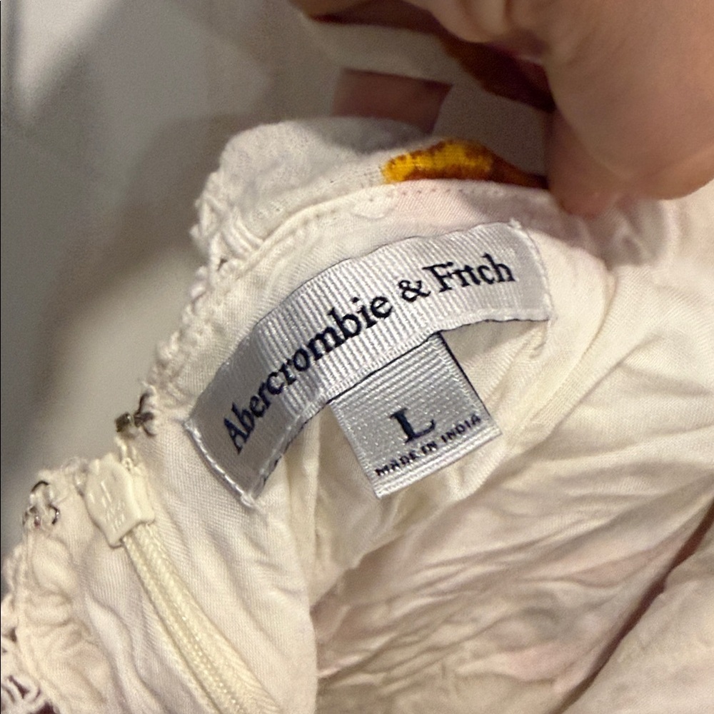 Abercrombie & Fitch White romper with Yellow Accent size large - Picture 5 of 8